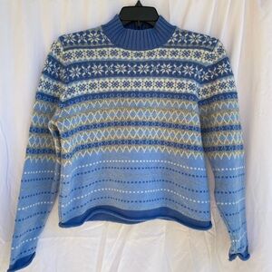 Woolrich Sweater Women’s size Medium Vintage Snowflake Cornflower Blue and White